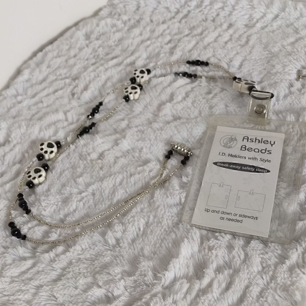 Ashley Beads ID Holder Beaded "Paw Print" Lanyard
